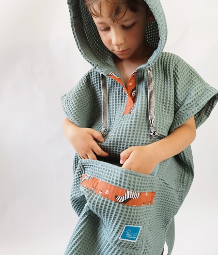 Kids' poncho dusty green