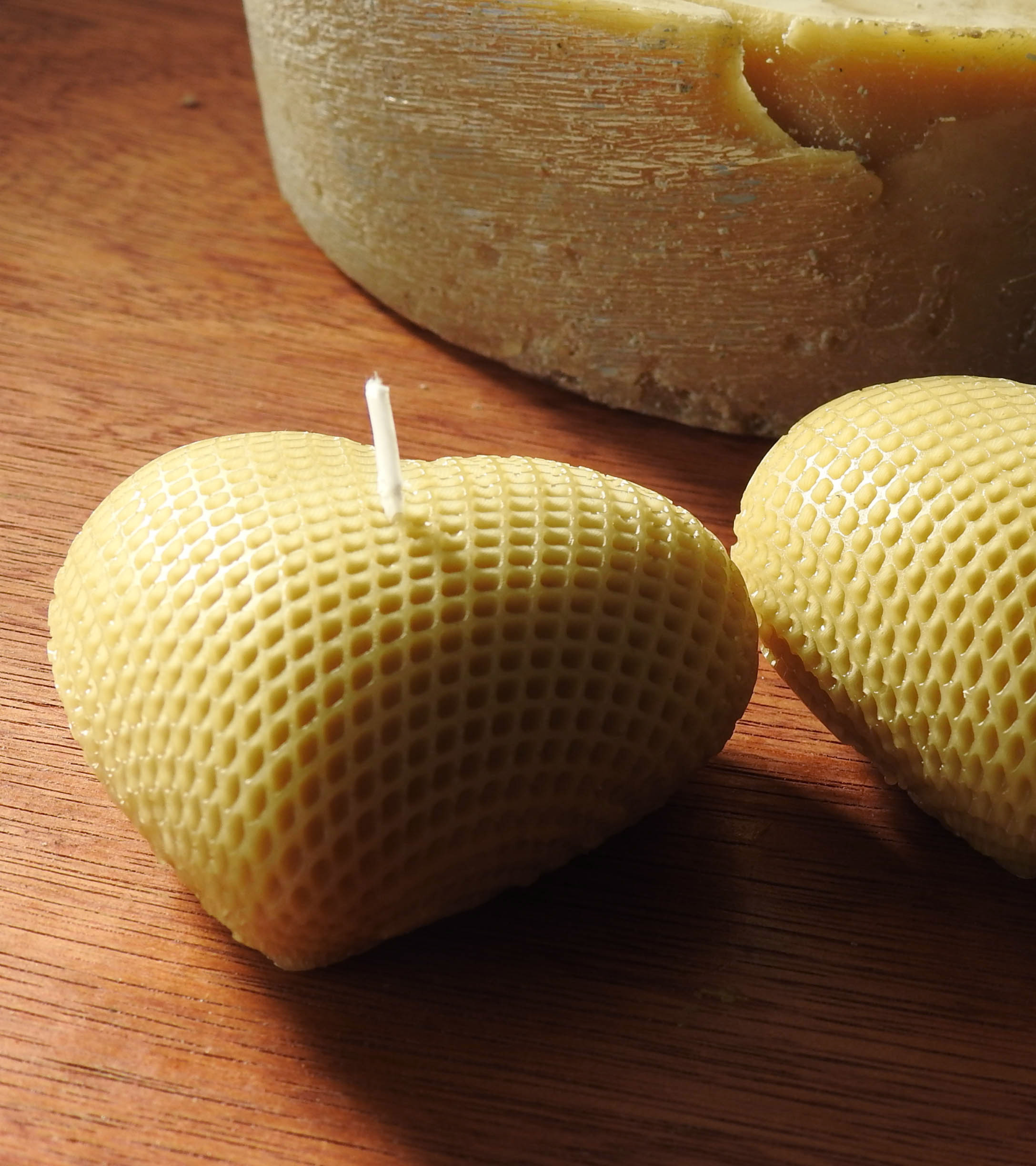 100% Beeswax Candle 
Επιτραπέζιο κερί από 100% κερί μέλισσας