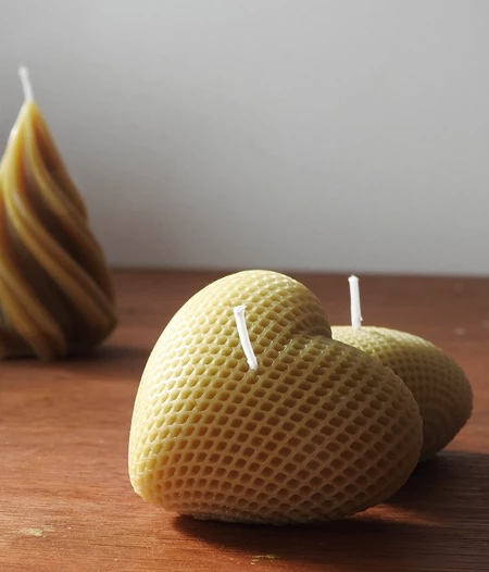 100% Beeswax Candle 
Επιτραπέζιο κερί από 100% κερί μέλισσας