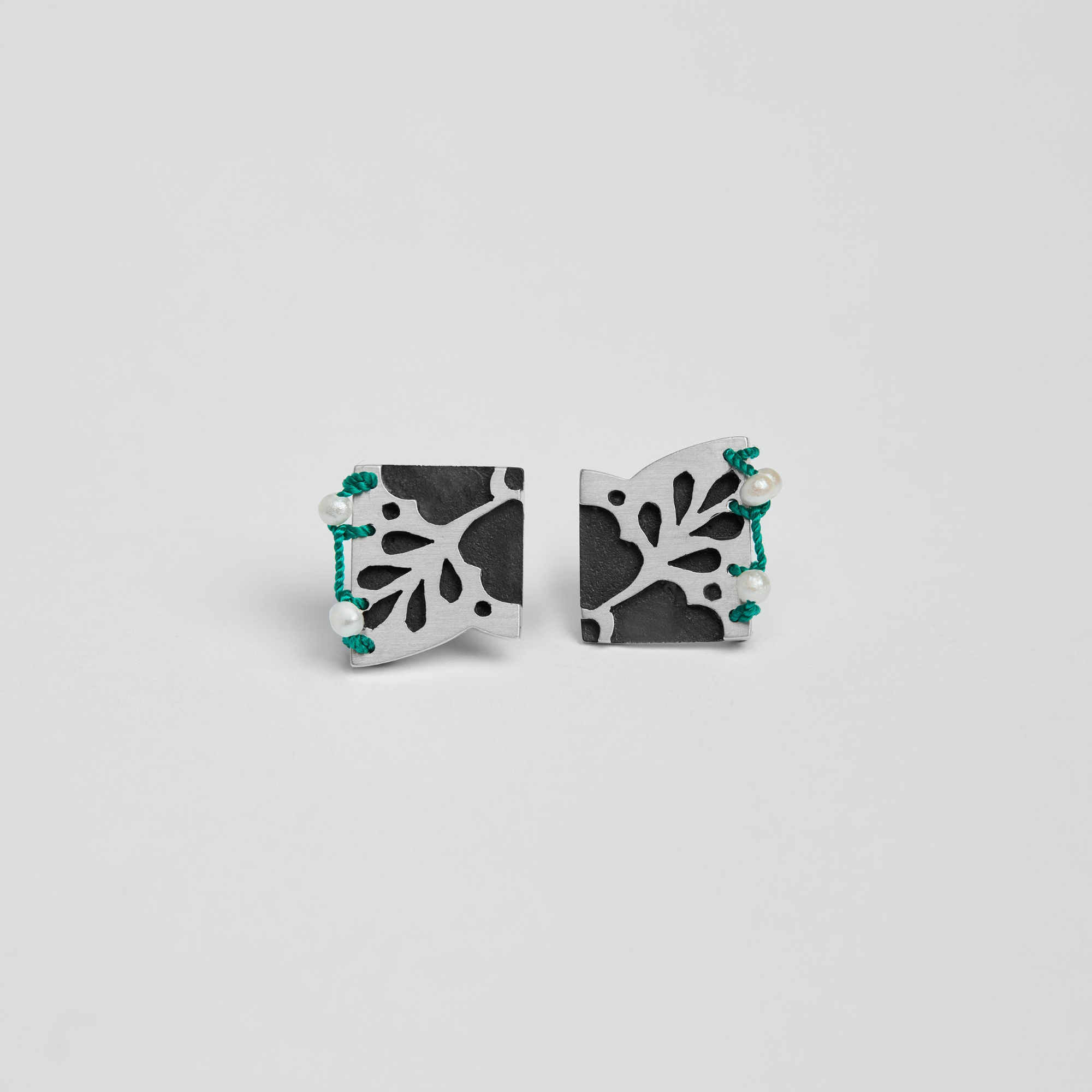 Σκουλαρίκια ''Τα Κεντητά'' σκέτα ή με μαργαριτάρια