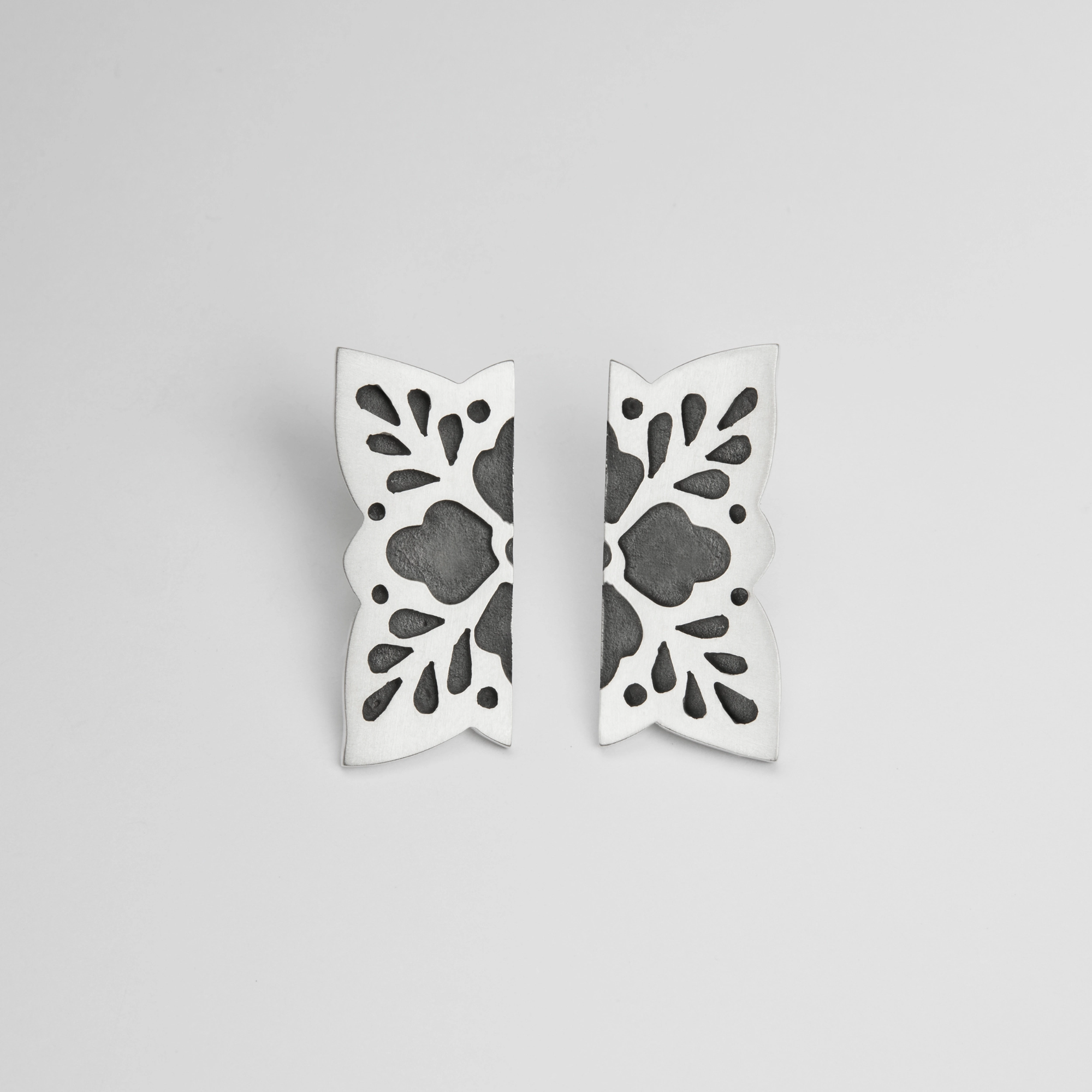 Σκουλαρίκια ''Τα Κεντητά'' σκέτα ή με μαργαριτάρια