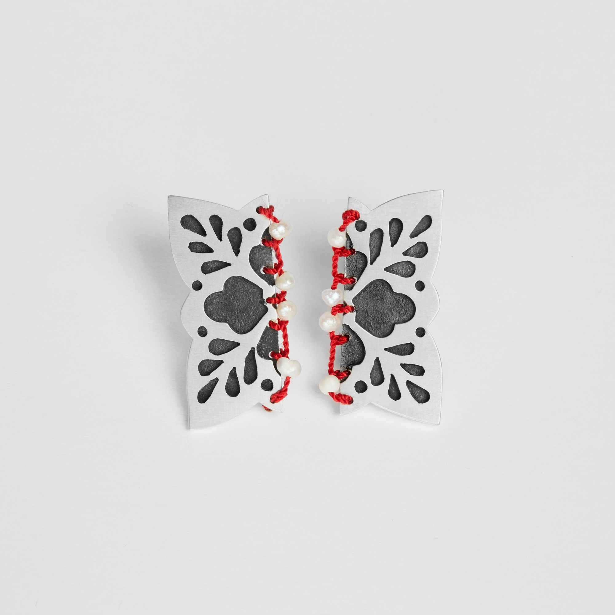 Σκουλαρίκια ''Τα Κεντητά'' σκέτα ή με μαργαριτάρια