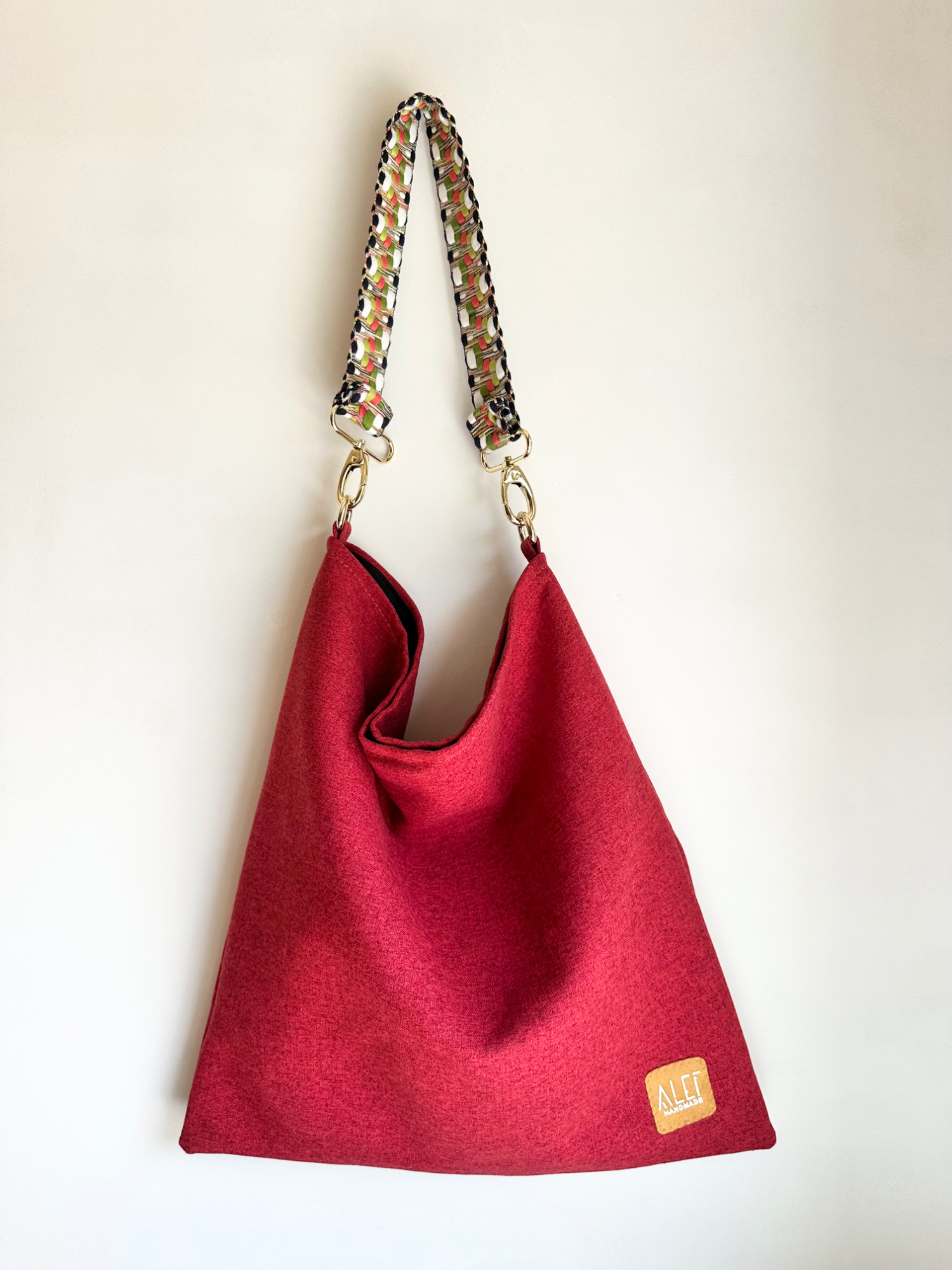 The City Shoulder Bag in Bordeaux 