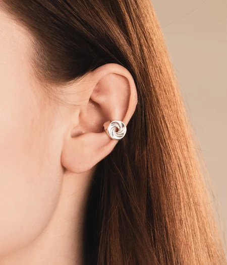 Nesea ear cuff