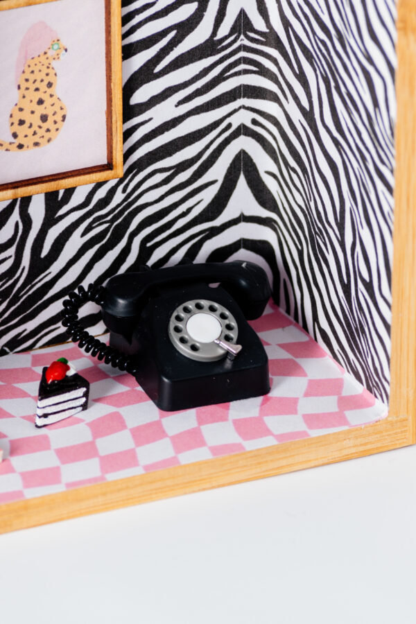 Mean Girls corner  Miniature Fantasy box 1/12