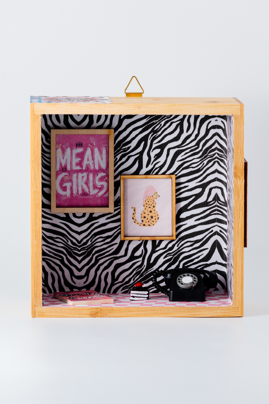 Mean Girls corner  Miniature Fantasy box 1/12