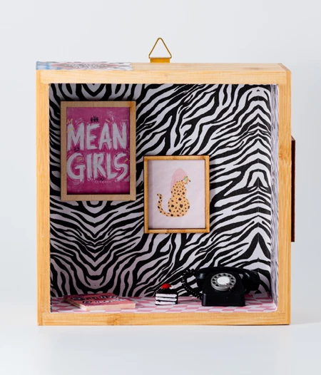 Mean Girls corner  Miniature Fantasy box 1/12