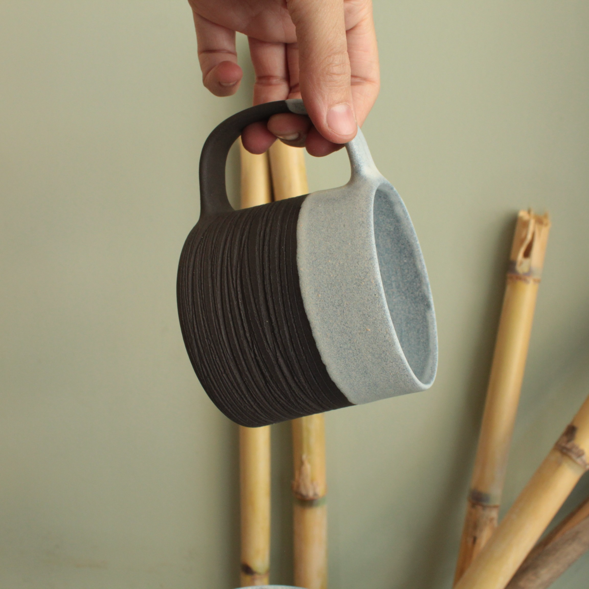 Textured mugs in different colors