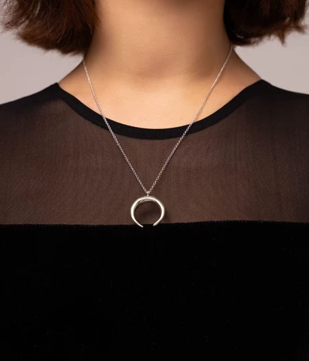 Horseshoe pendant