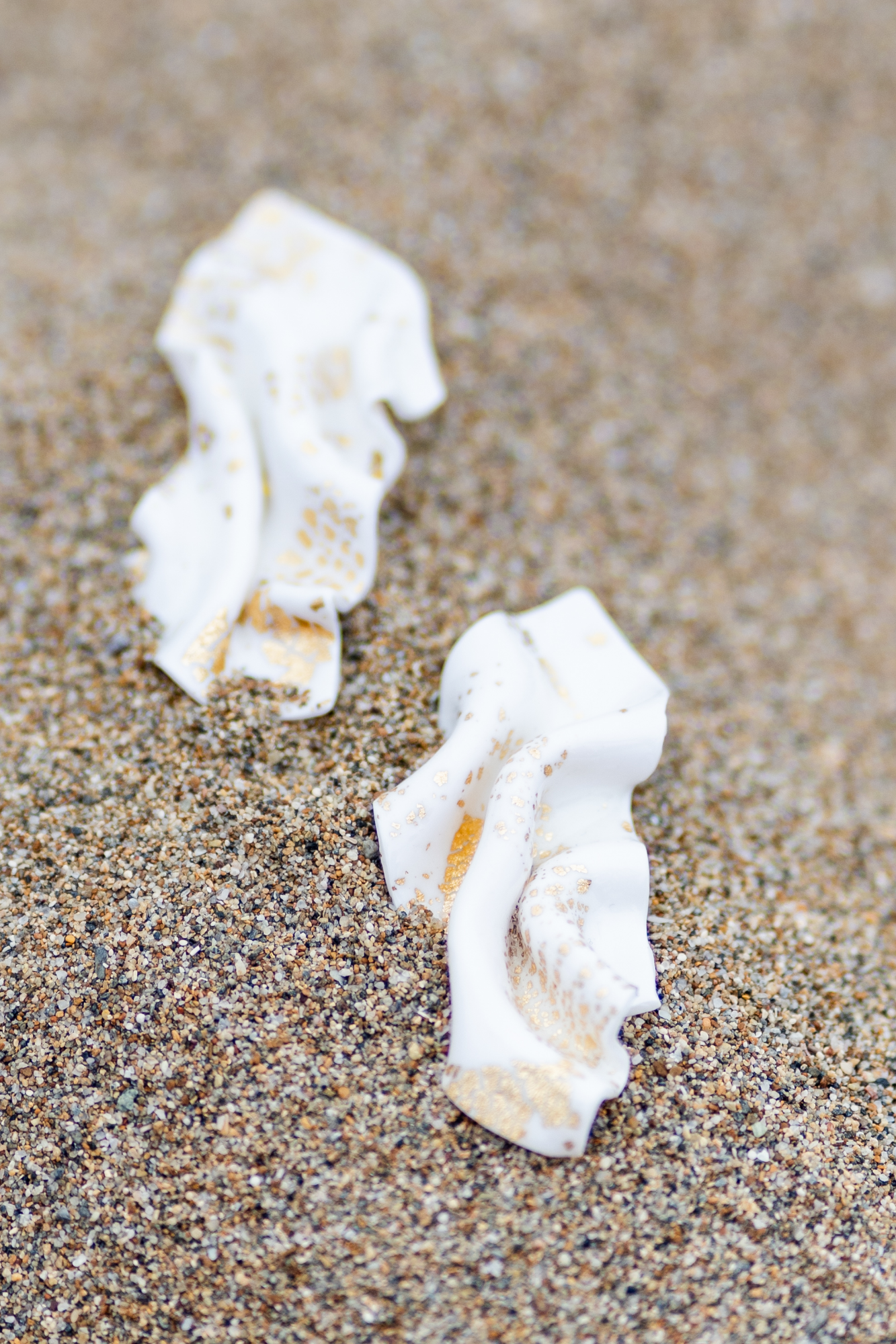 Θ-έρως Signature White Gold Earrings