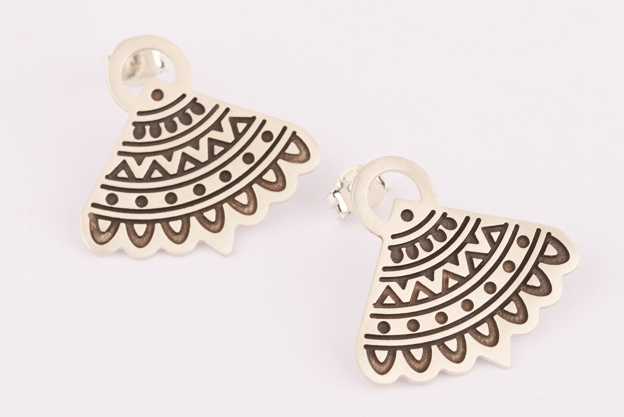 Σκουλαρίκια βεντάλια με οξείδωση