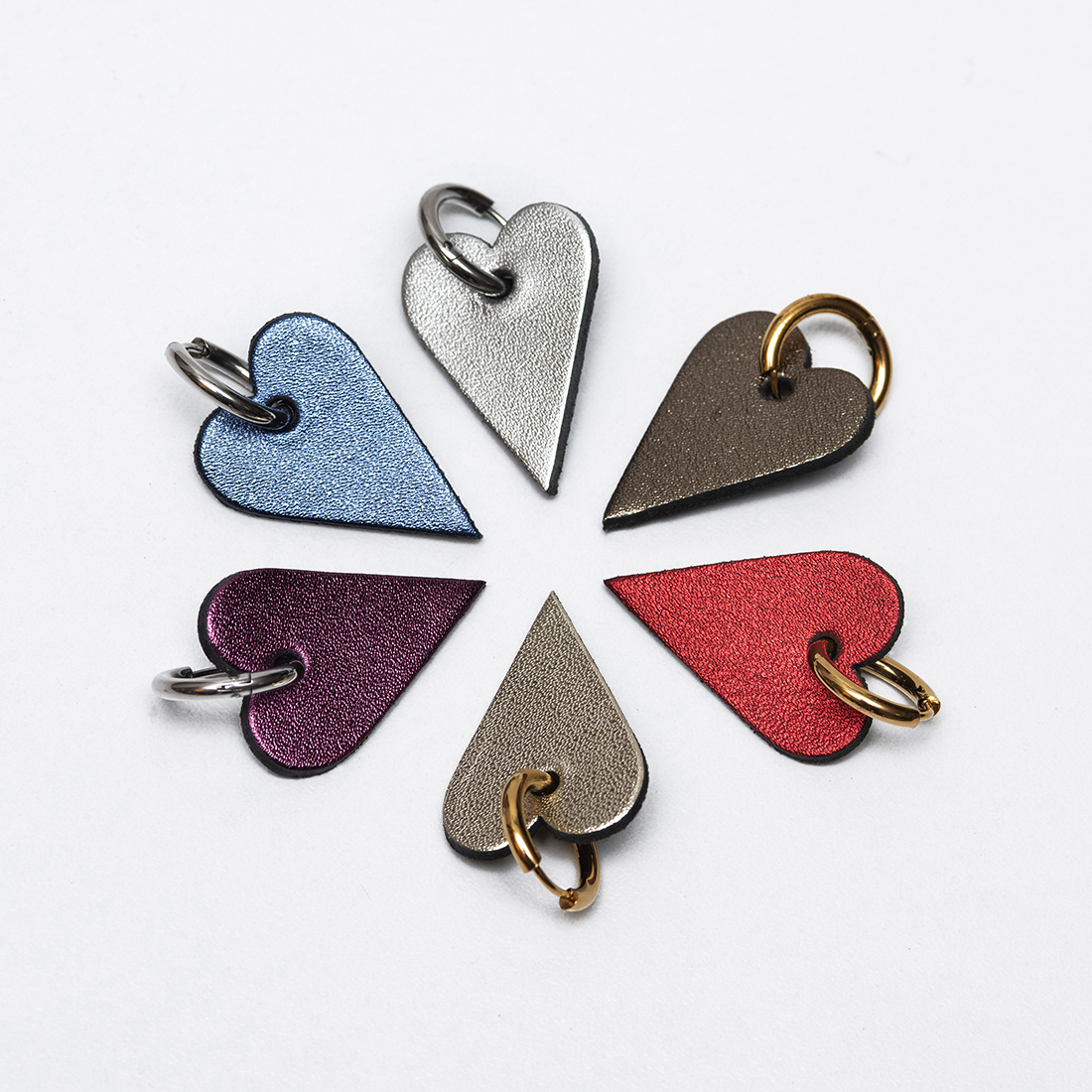 Δερμάτινα Σκουλαρίκια Καρδιές Μεσαία