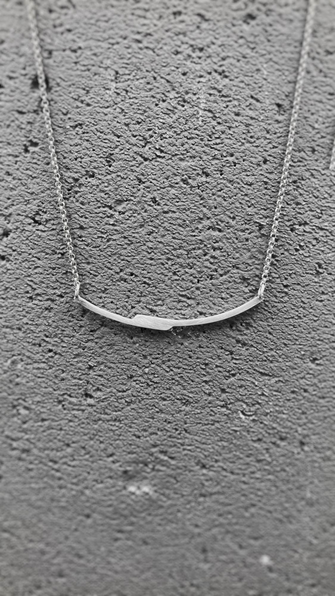 IN STORM Ασύμμετρο κολιέ