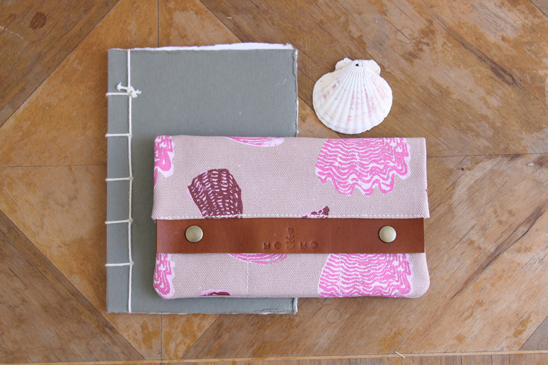 Πορτοφόλι με τύπωμα "κοχύλια"