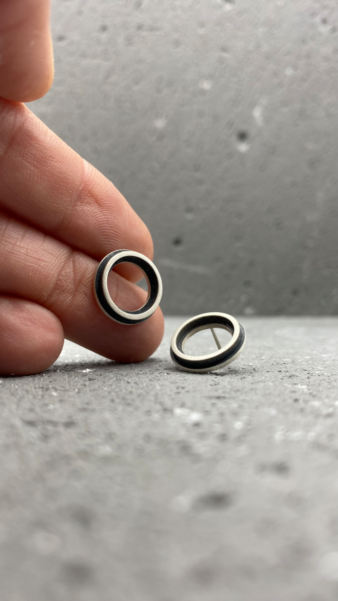 CONTRAST oxidized earrings