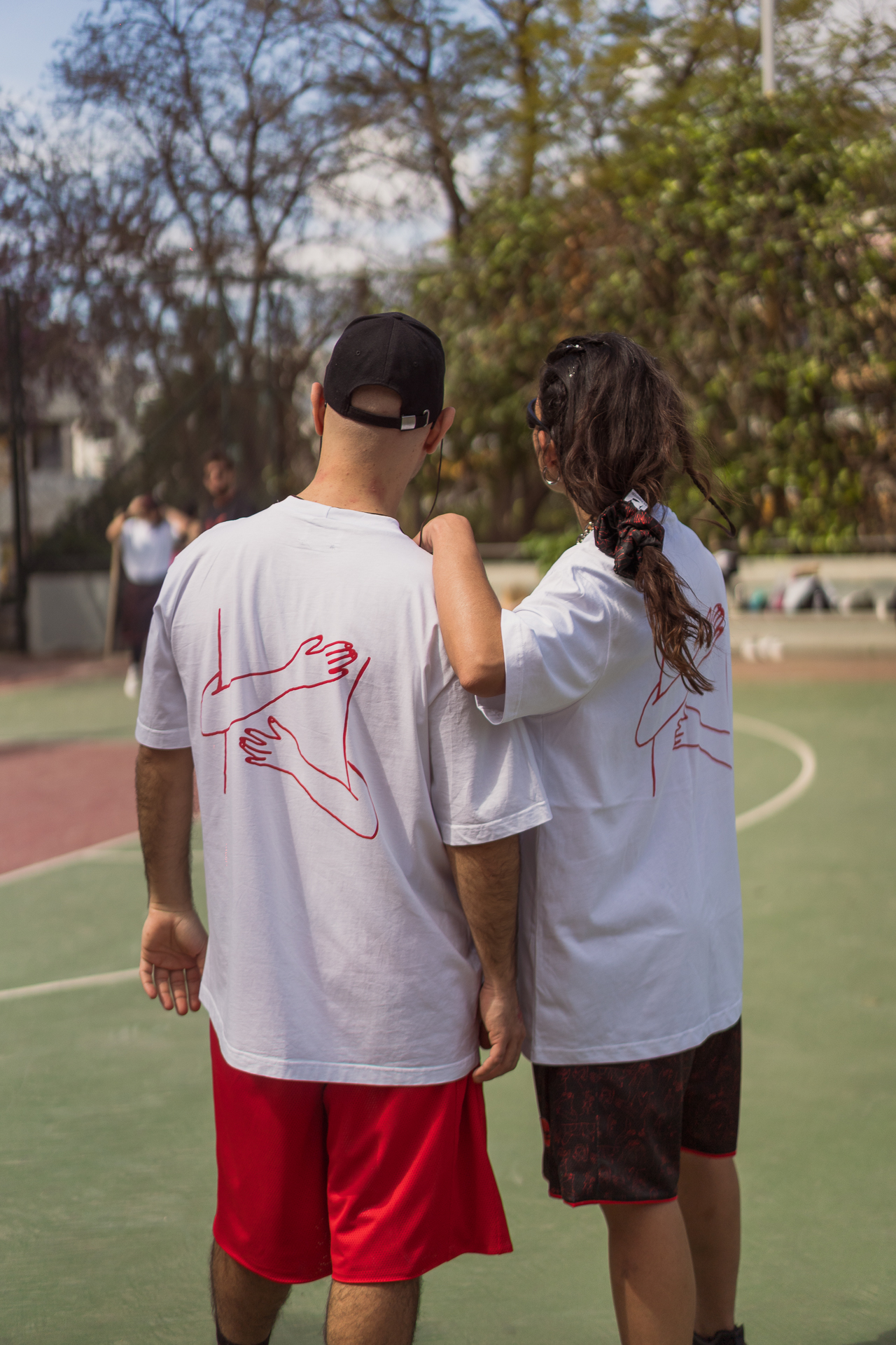 Hug me/Luv me t-shirt