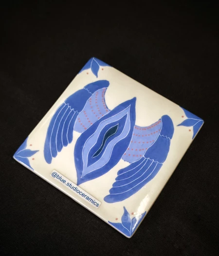 Coaster Winged yoni