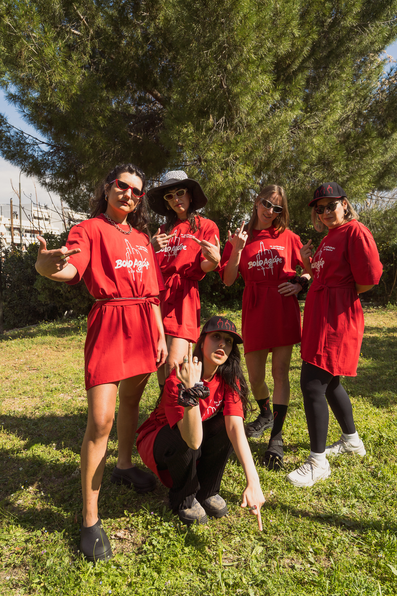 To mplouzaki t** prwhn, DRESS