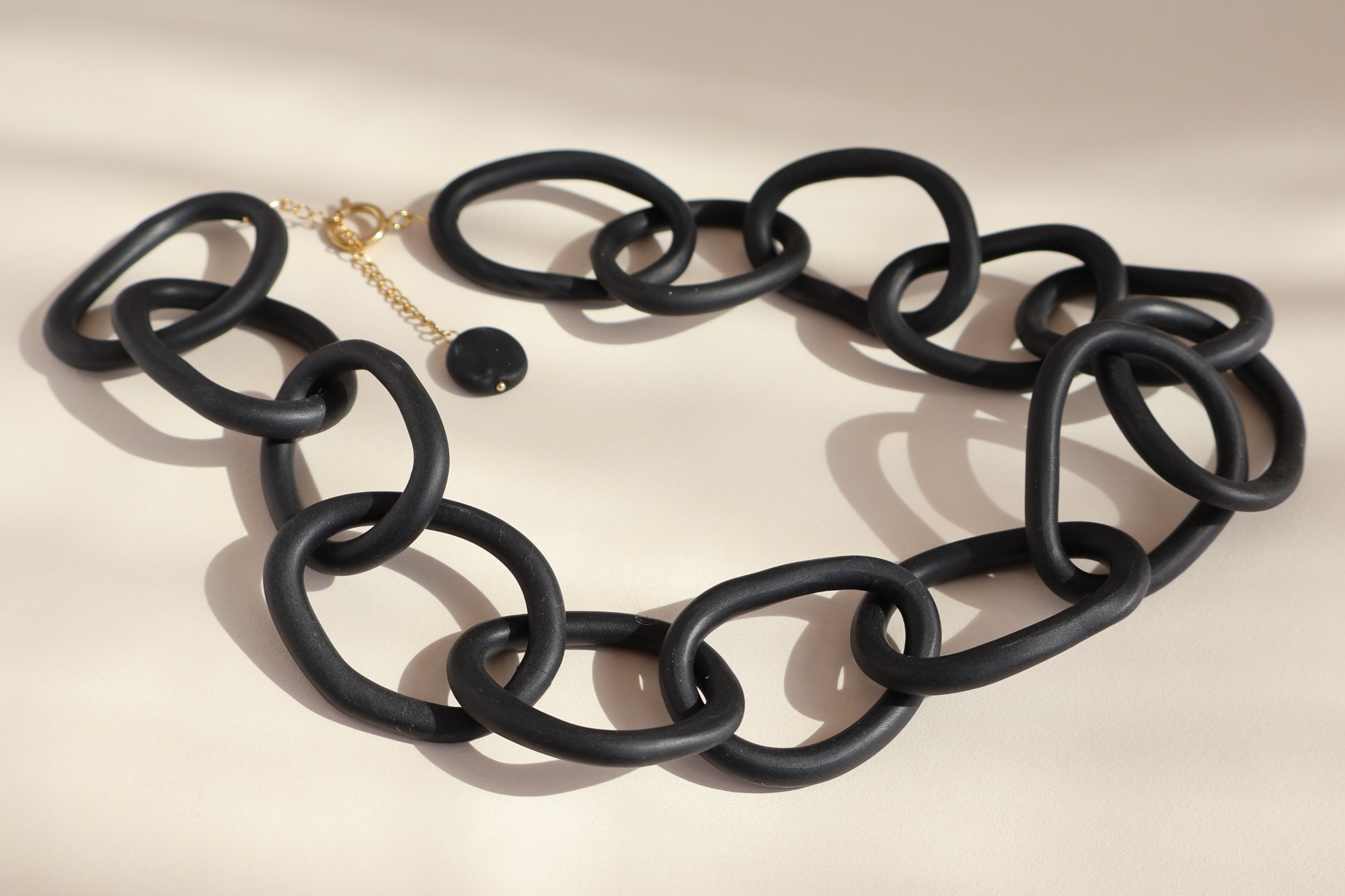 Black Momentum Chain