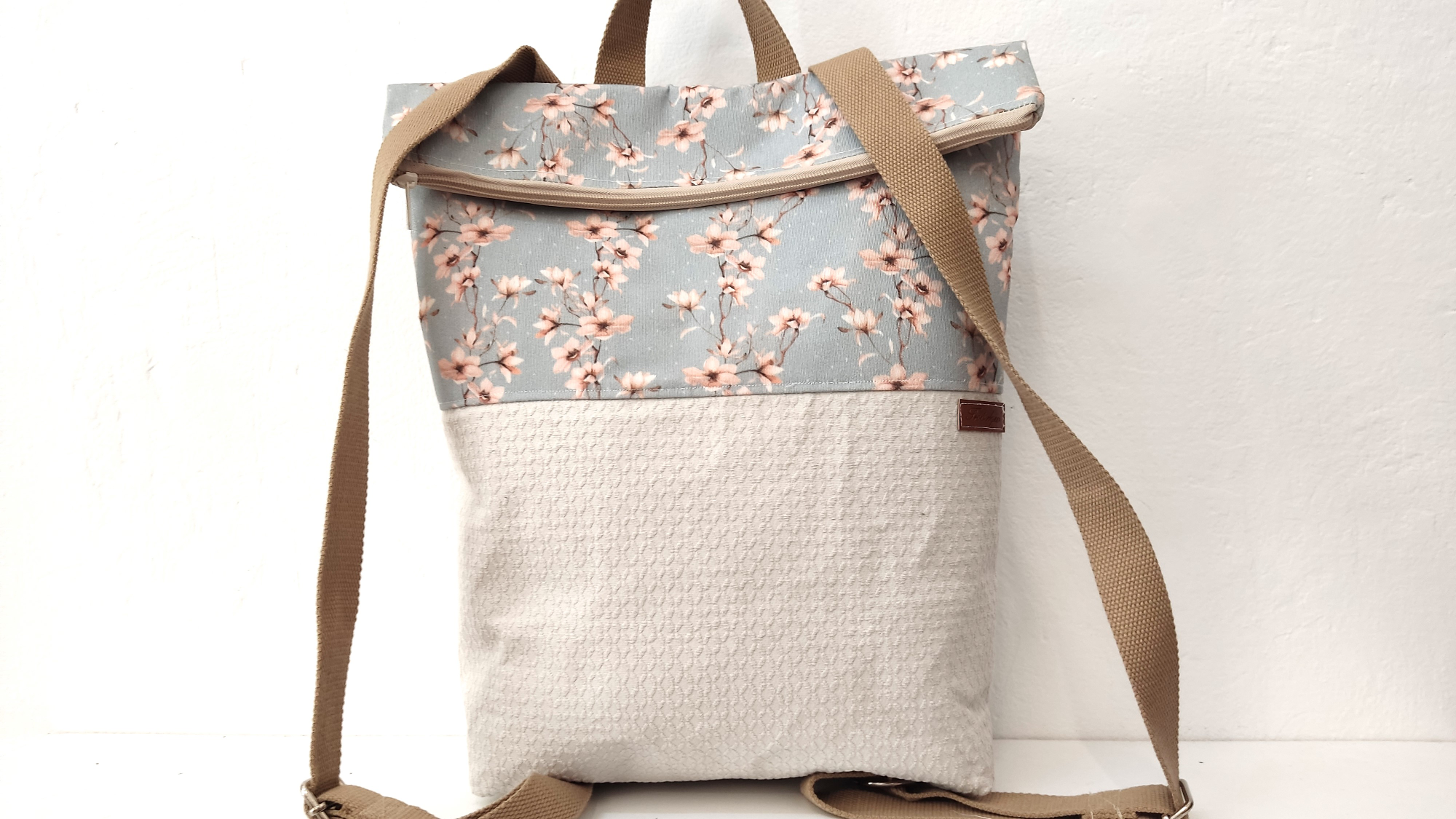 Χειροποίητη τσάντα πλάτης μεγάλη.