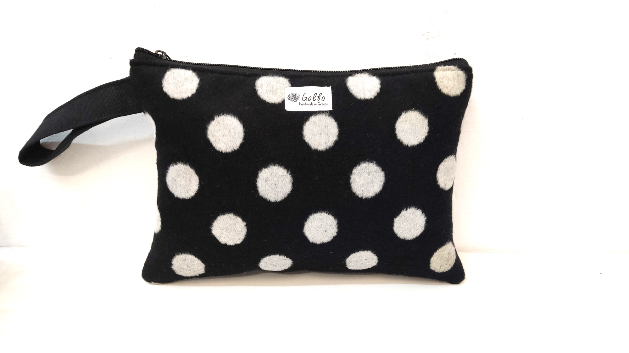 Χειροποίητη γυναικεία τσάντα χειρός.