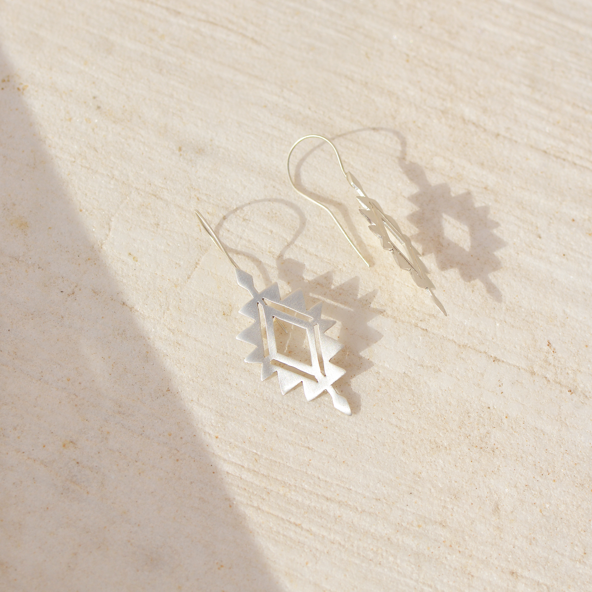 Σκουλαρίκια κρεμαστά Aztec μεγάλα.