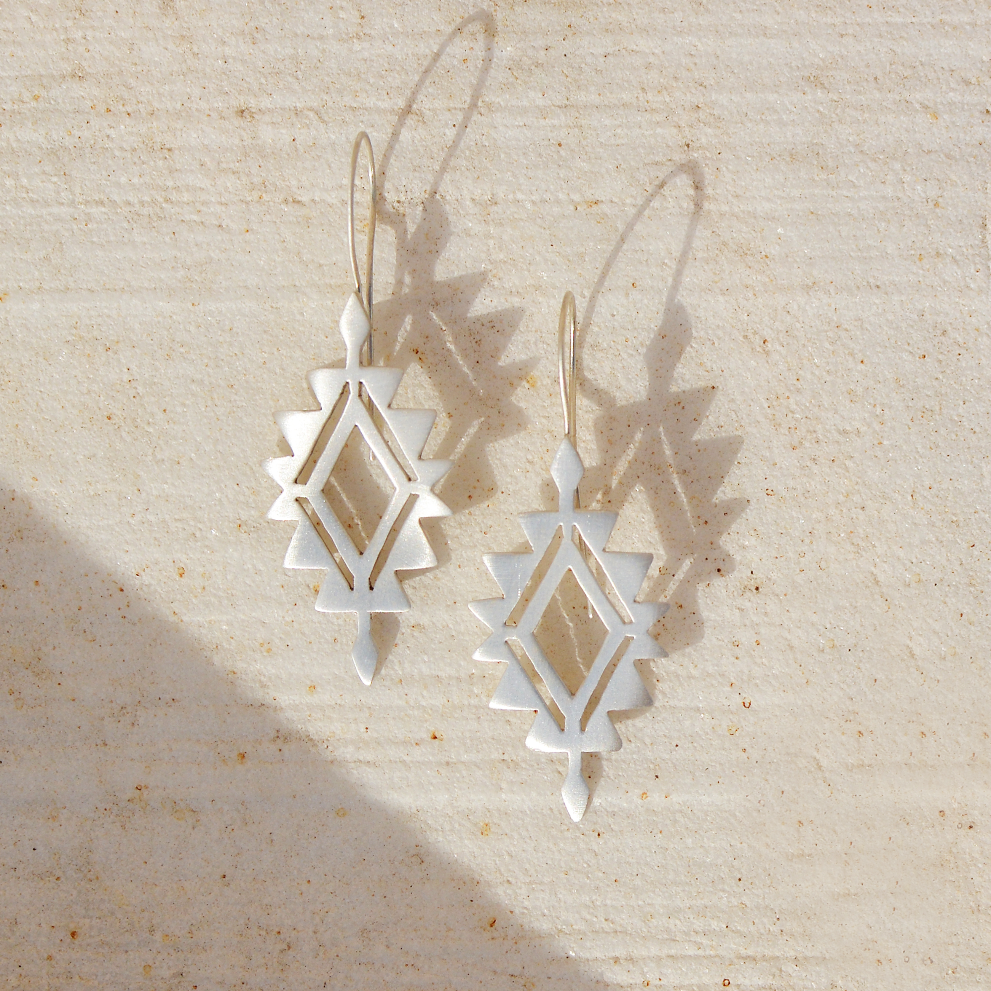 Σκουλαρίκια κρεμαστά Aztec μεγάλα.