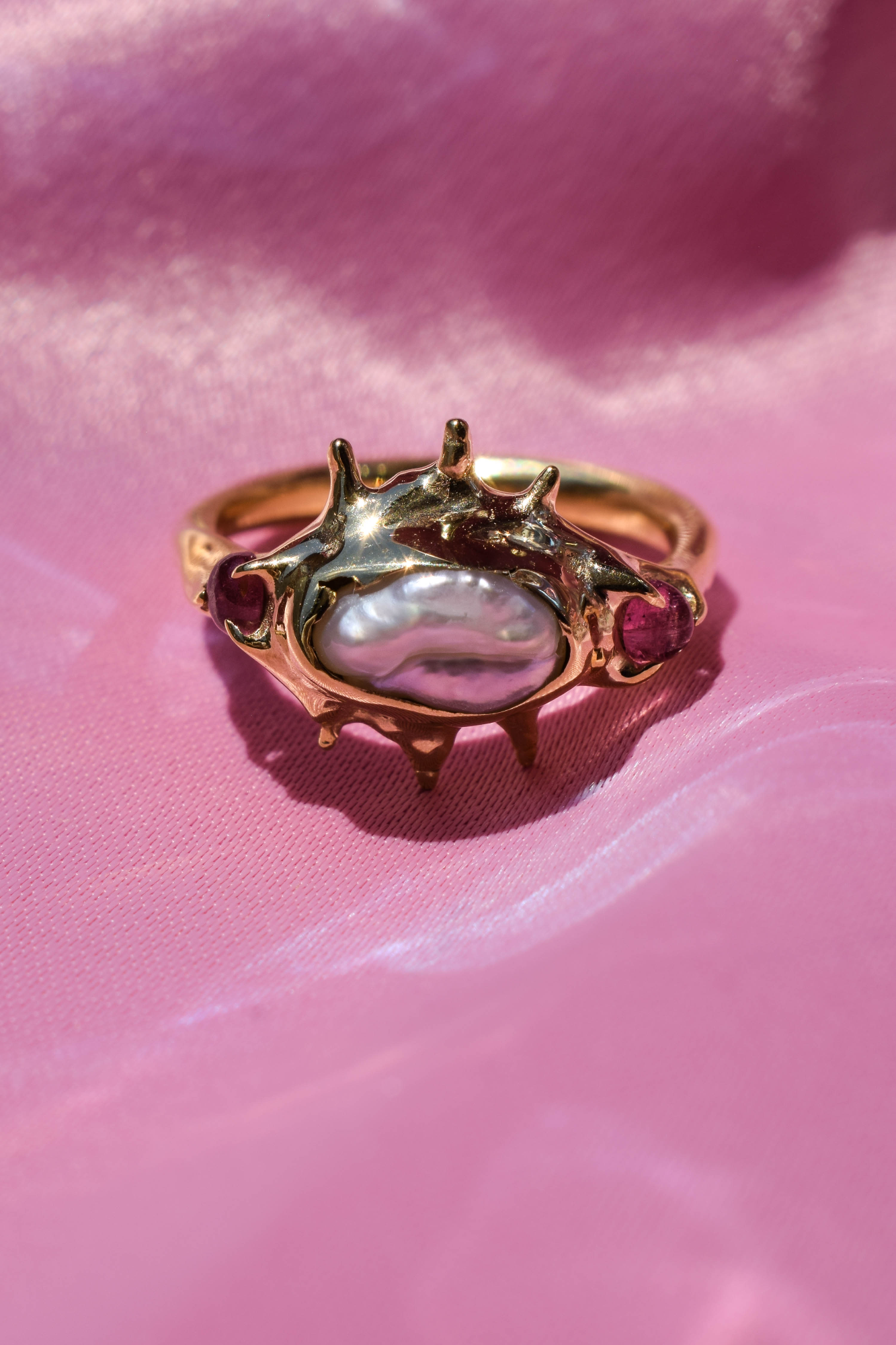 Ring with pearl and pink tourmalines