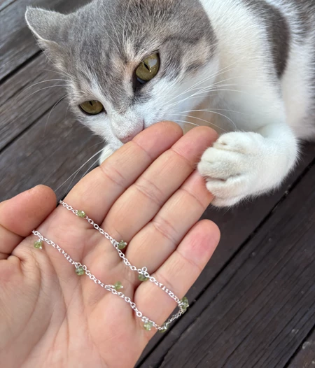 PERIDOT hanging chip necklace