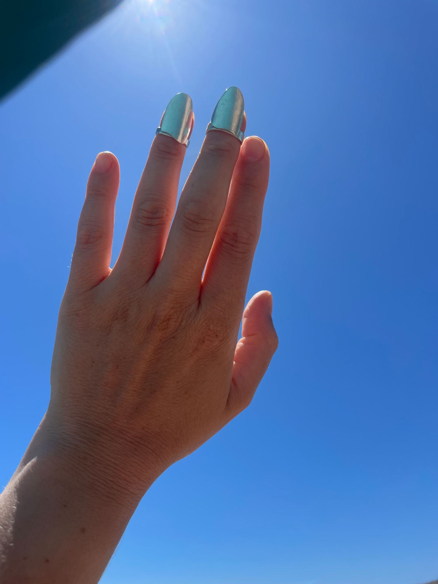 Ασημένιο midi δαχτυλίδι "Above the nail"