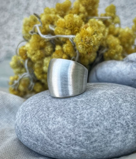 Chevalier ring