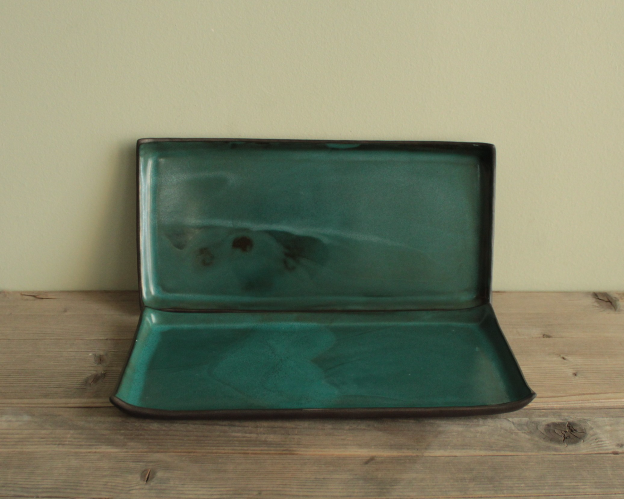 Πράσινη ορθογώνια πιατέλα