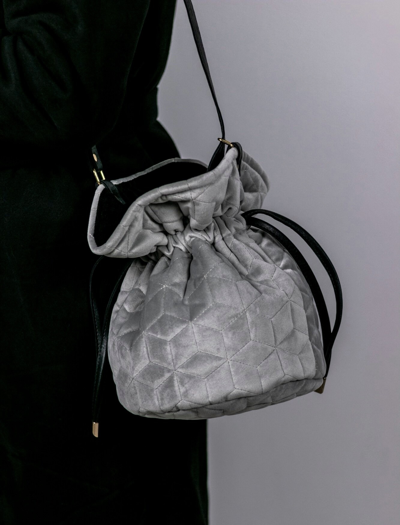 Quilted Velvet Bucket Bag - Gray