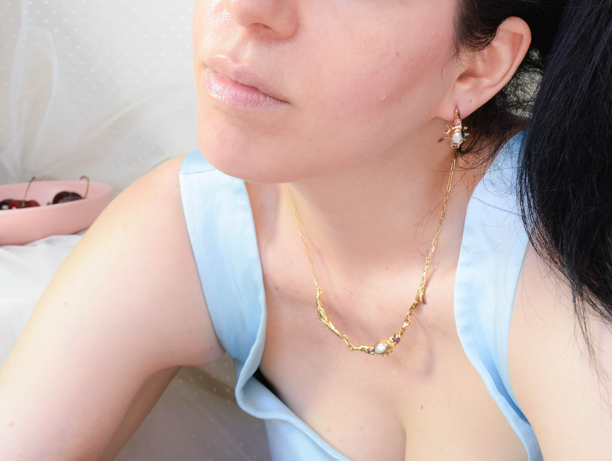 Irregular pearl necklace with pink tourmalines