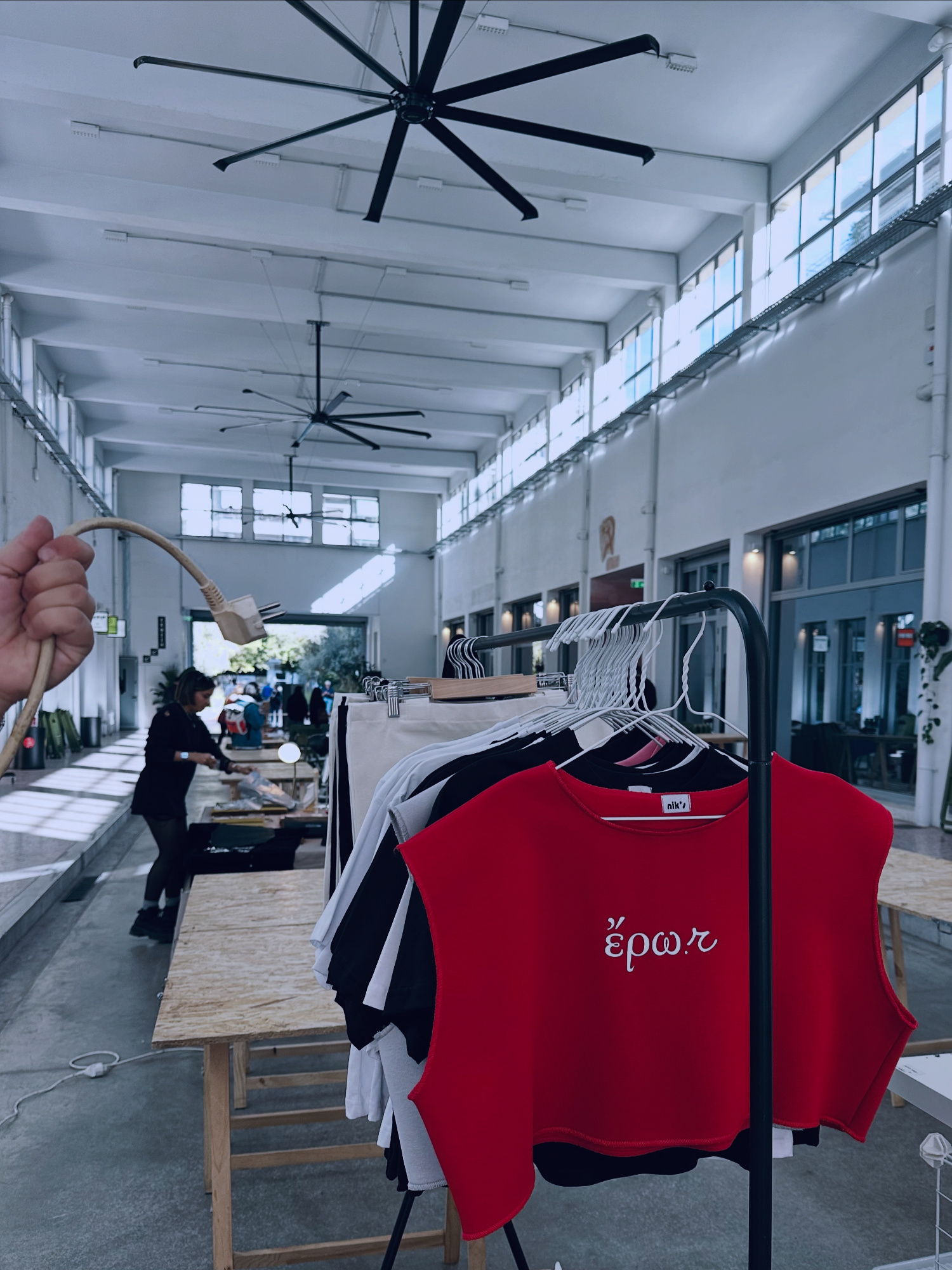 έρω.r αμάνικο κροπντ φούτερ