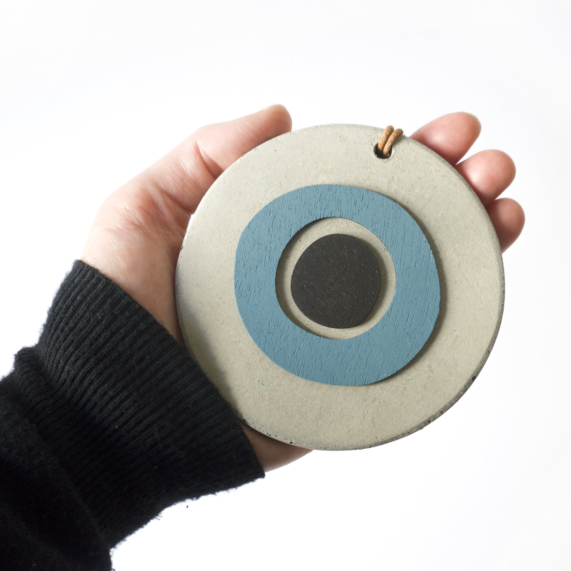 Τσιμεντένιο γούρι 2026, μάτι