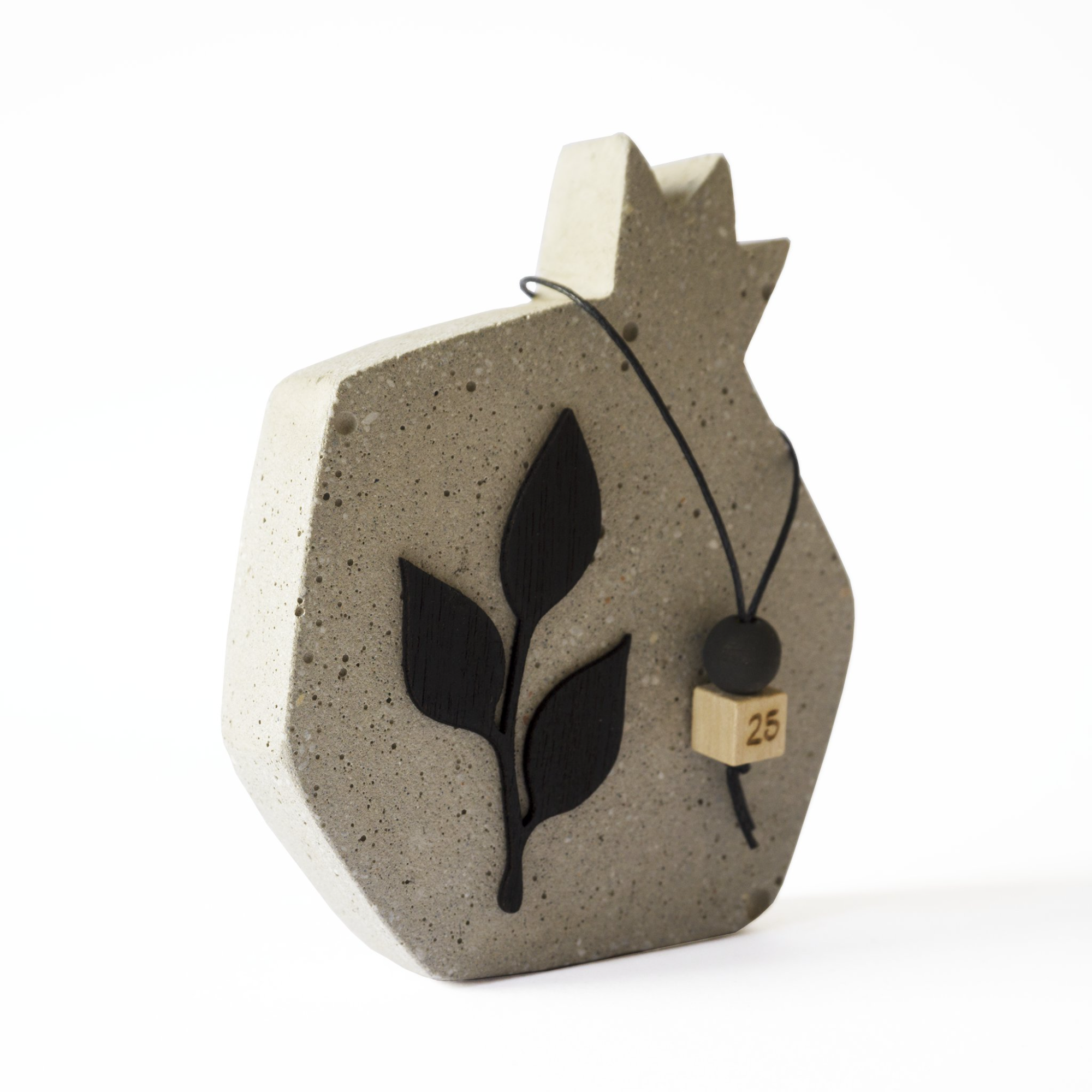 Τσιμεντένιο γούρι 2026, ρόδι