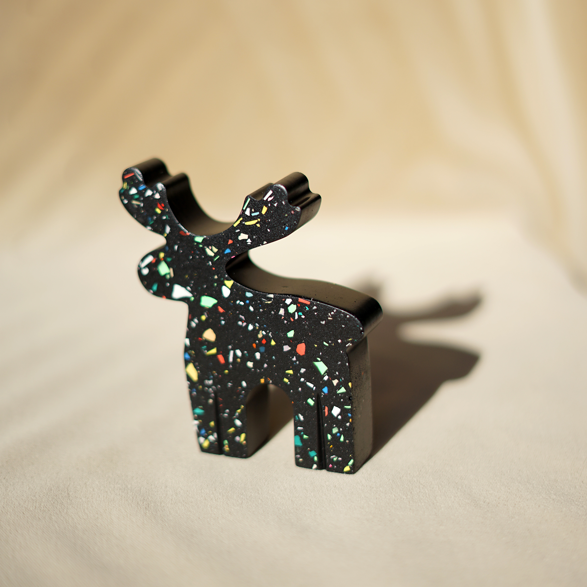 Γούρι 2026 – Ταρανδάκι Terrazzo Color Splash Edition