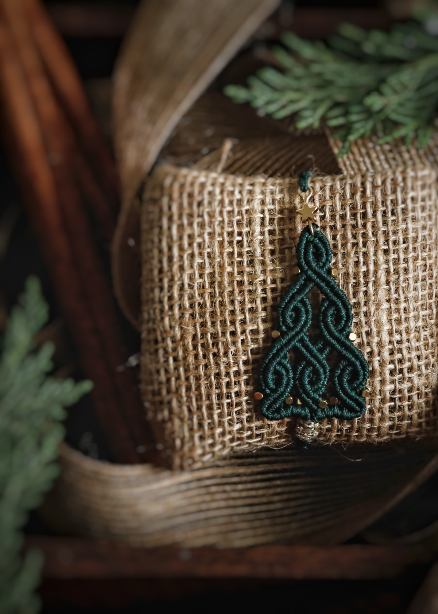 Βραχιόλι Μακραμέ “Χριστουγεννιάτικο Δέντρο”