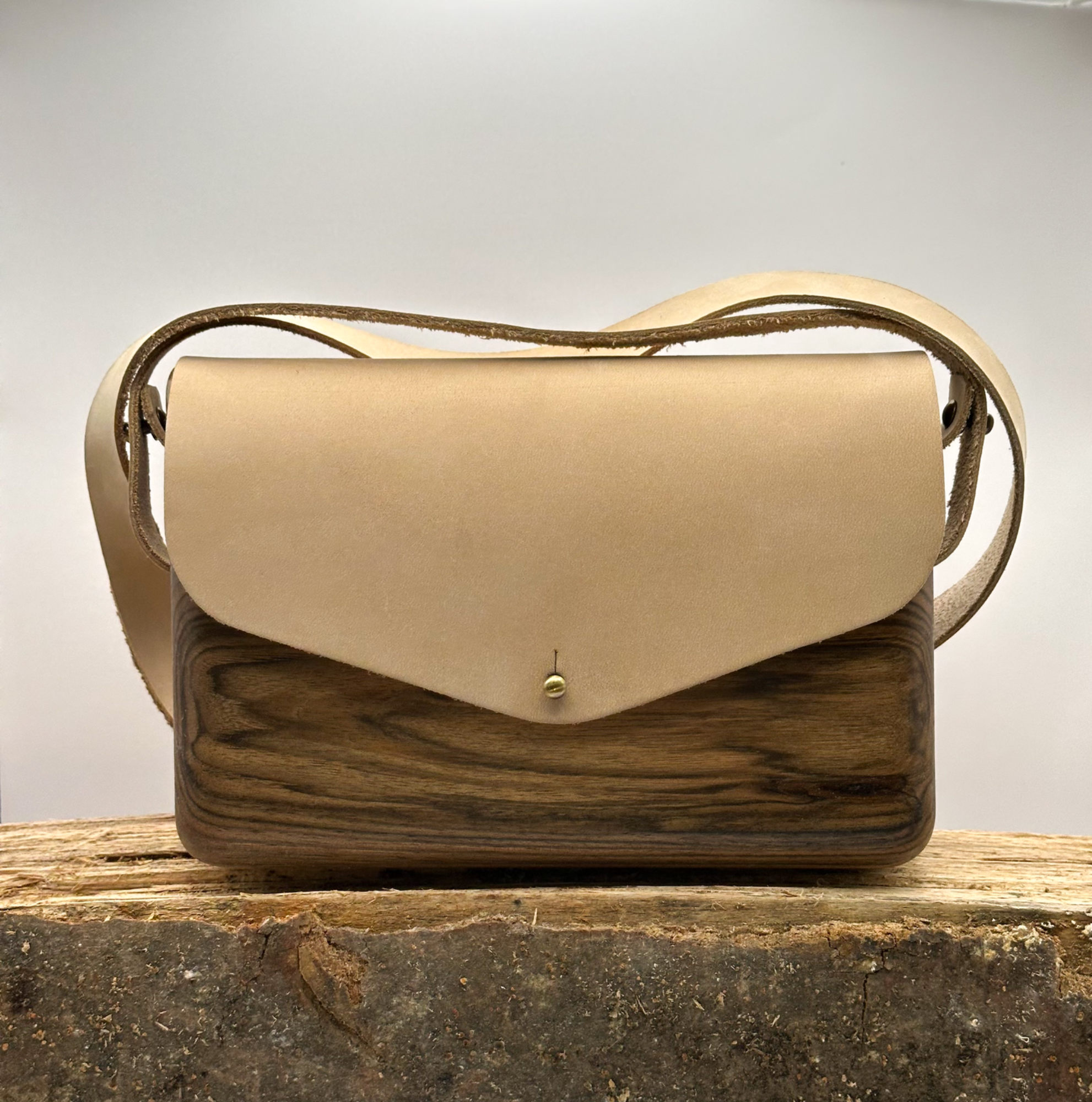 FORE Aya
wooden purse