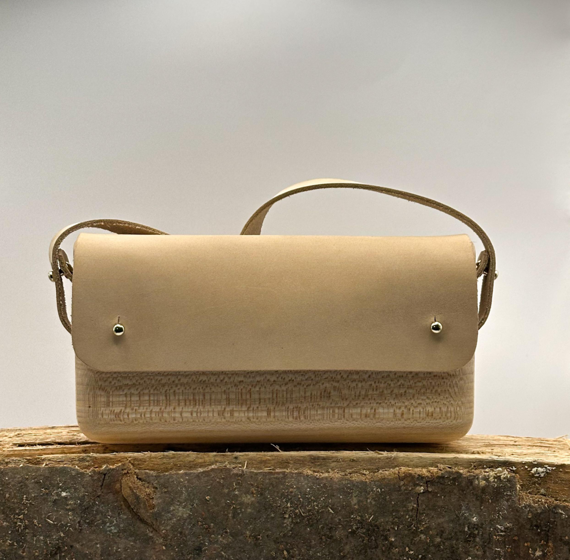 FORE Mai 
wooden purse