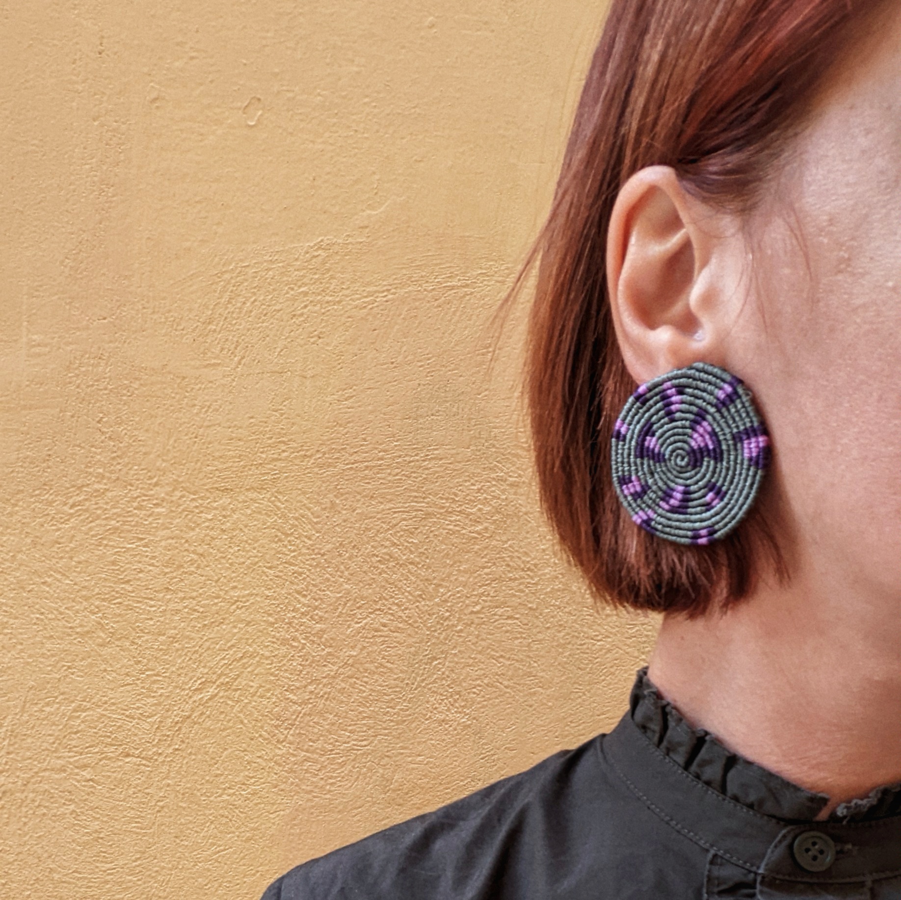 Μεγάλα στρογγυλά σκουλαρίκια μακραμέ