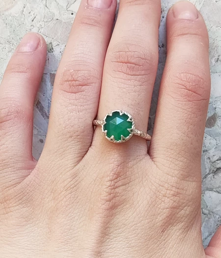 Green agate ring, gothic jewelry, sterling silver ring with green gemstone, classic design, birthday gift for mom, rose cut agate
