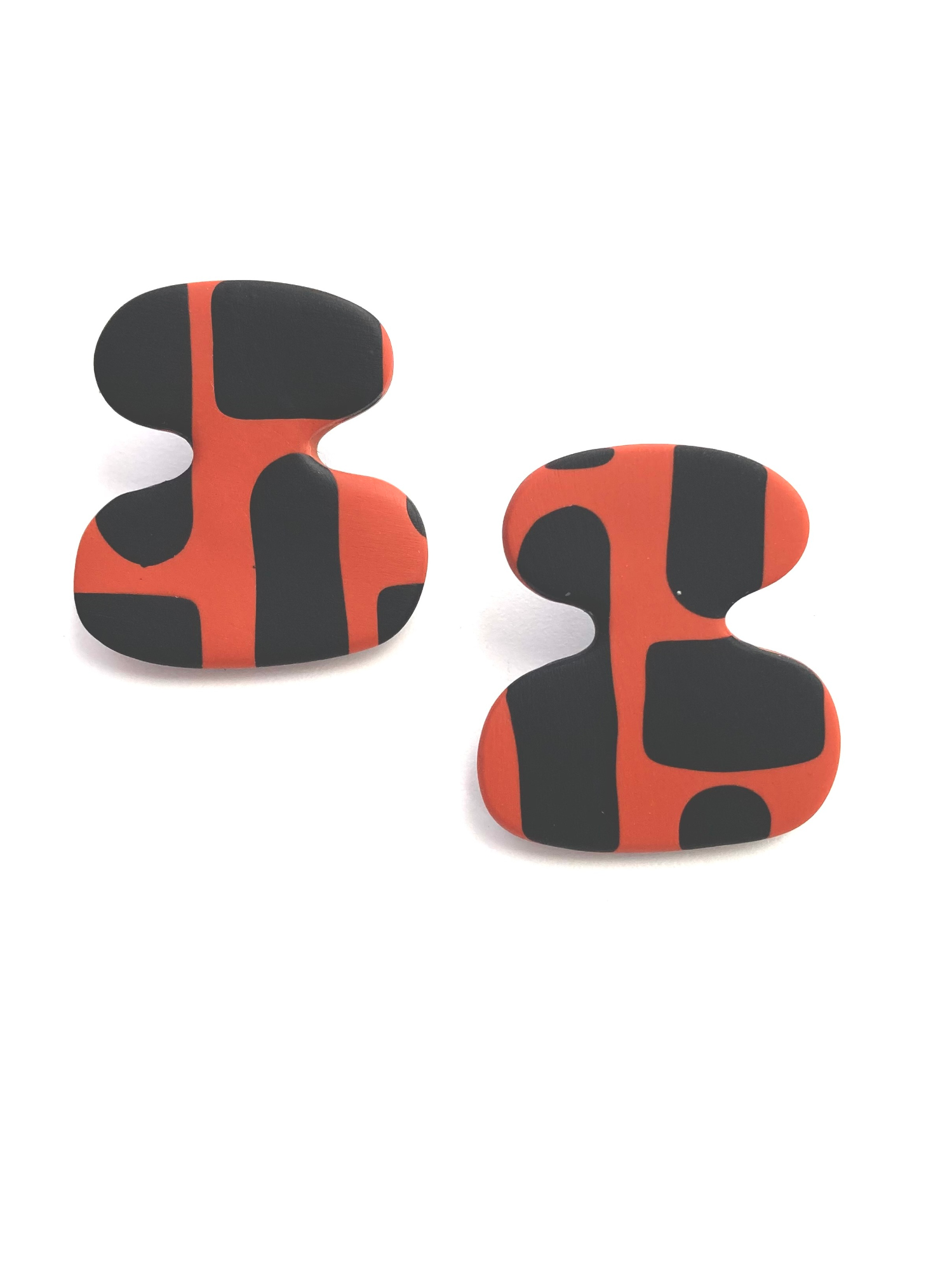 Σκουλαρίκια καρφωτά Anastasia μαύρο και τερακότα