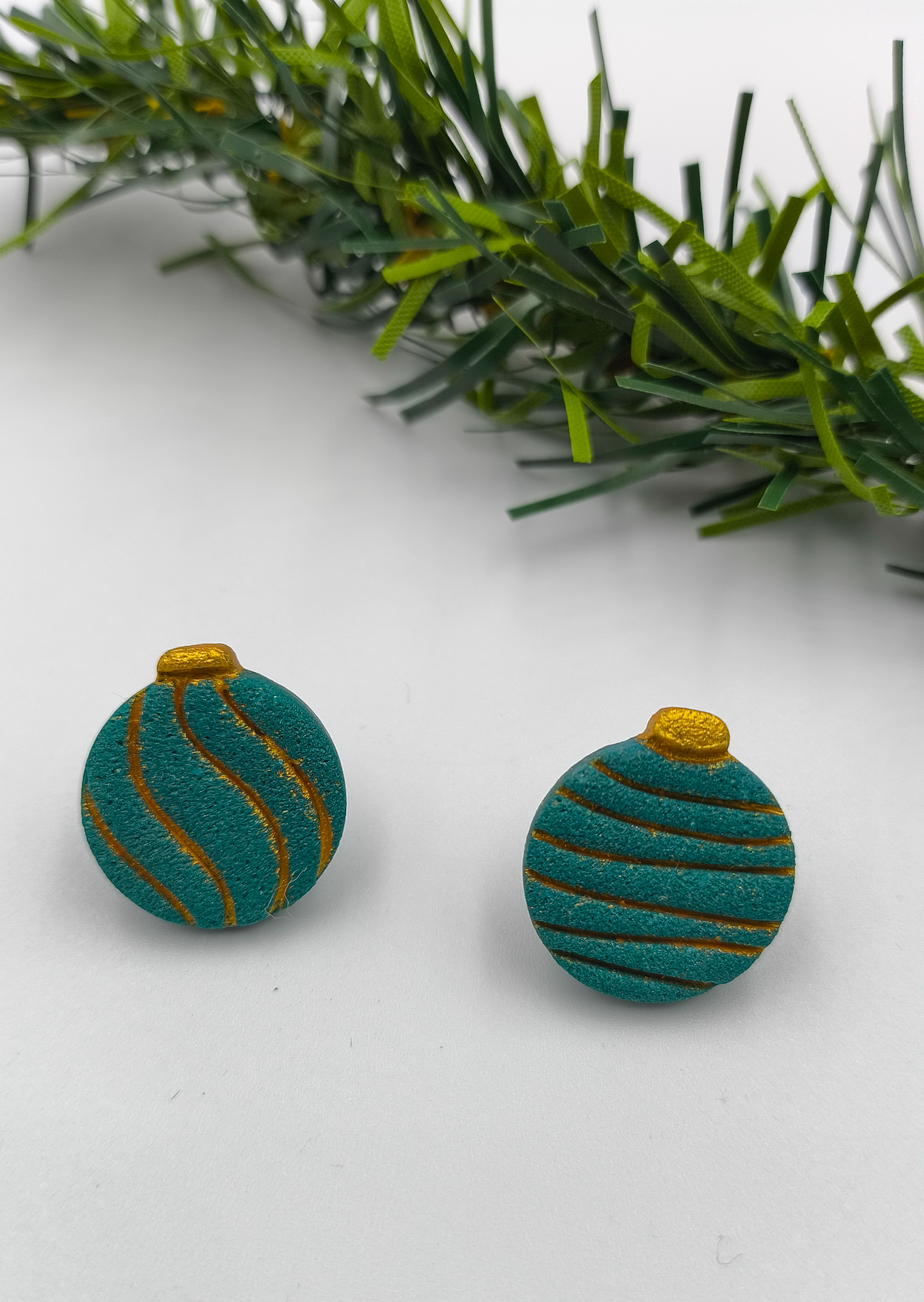 Christmas Balls Studs