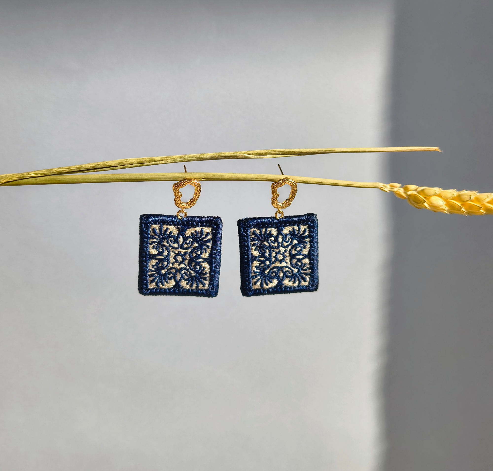 Akrokeramo Earrings