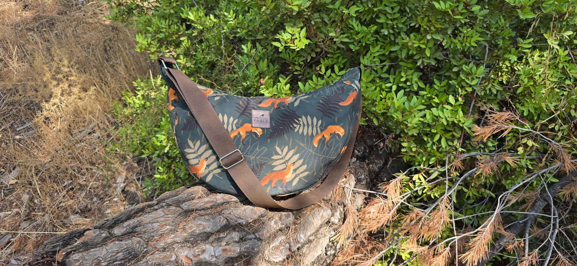 Foxfern - Crescent Bag