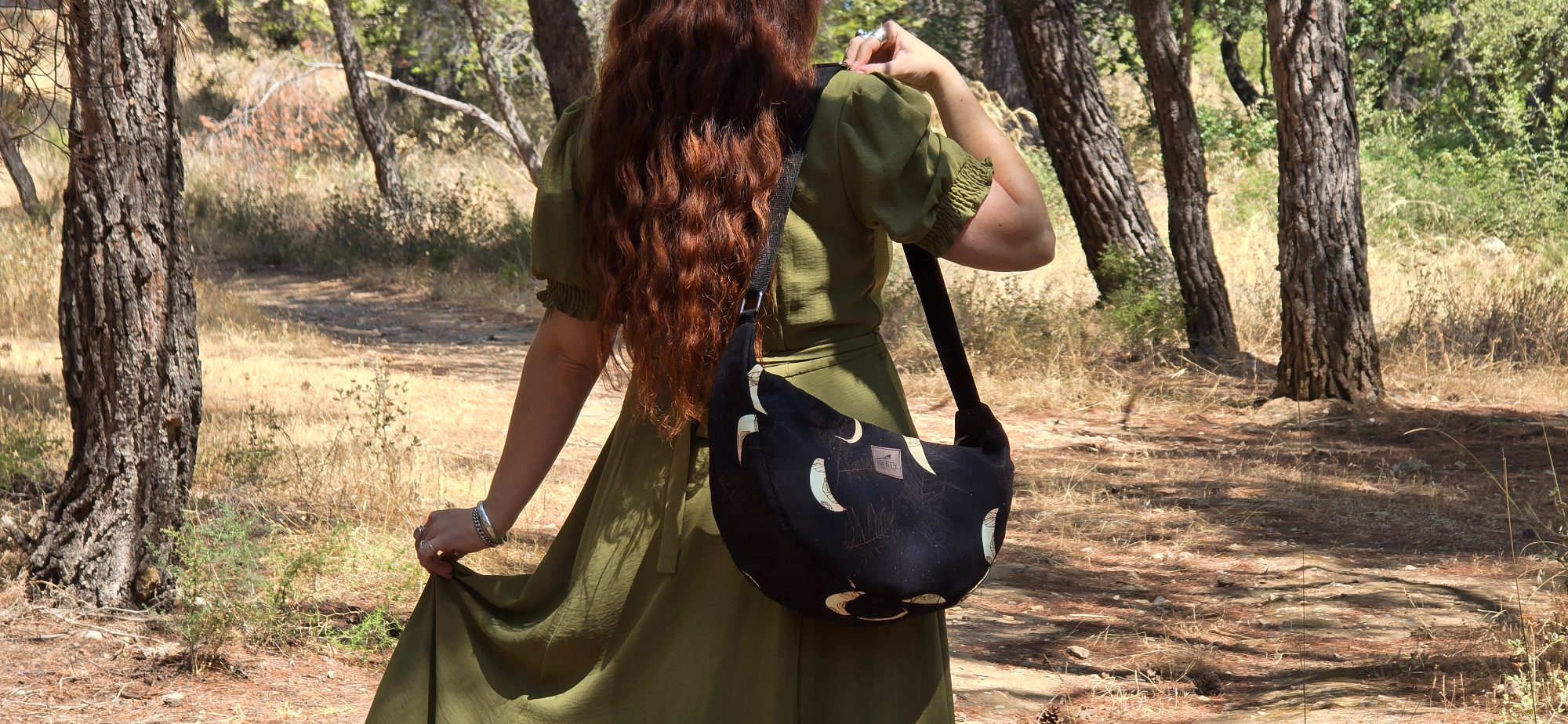 Lunaris - Crescent Bag