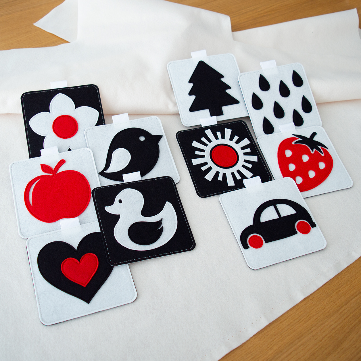 Ασπρόμαυρες Αισθητηριακές Βρεφικές Κάρτες