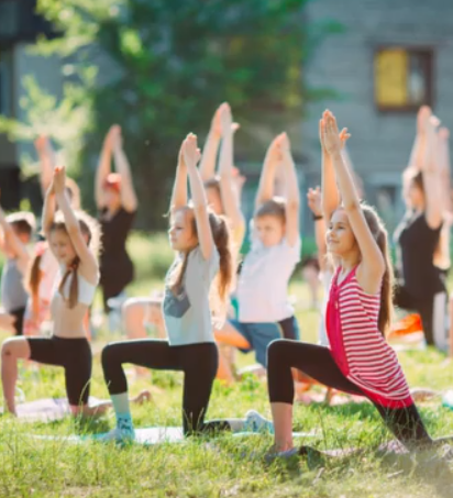 Yoga για παιδιά με την ομάδα Little Yogis